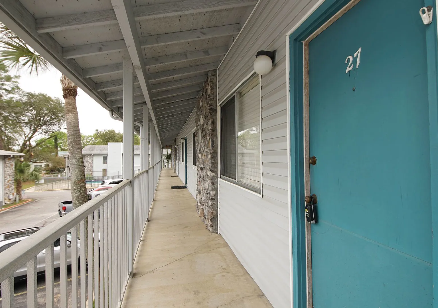 Cozy One Bedroom in Central Niceville — Photo 4