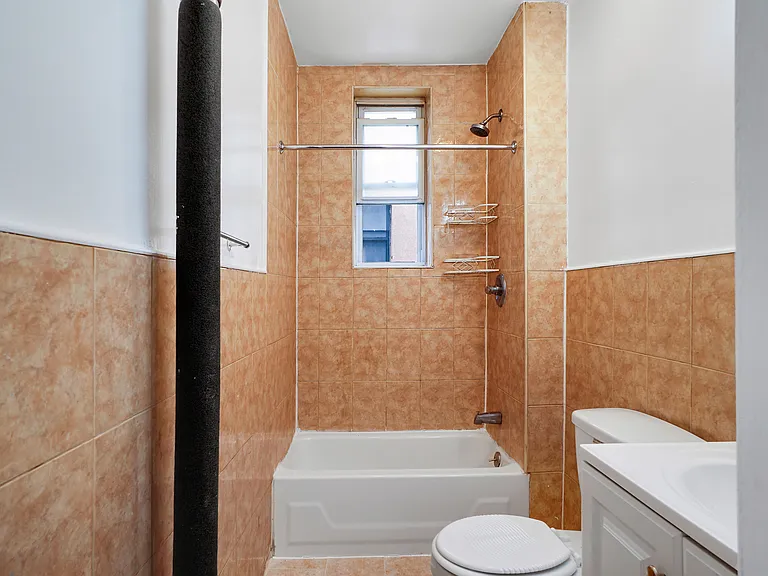 2165 Strauss St #1F — Photo 6