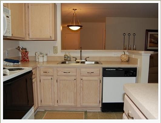 4th image of 10010 Skinner Lake Dr APT 333