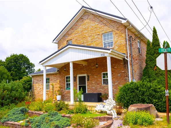 209 Henry St, Wampum, PA 16157