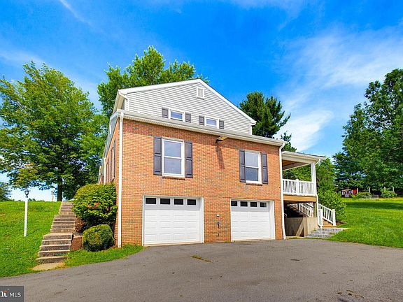 3rd image of 133 Risser Rd