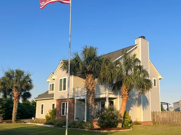 48 E Brenda Lee Drive, Hampstead, NC 28443