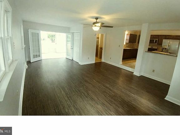 5th image of 111 N Walnut St