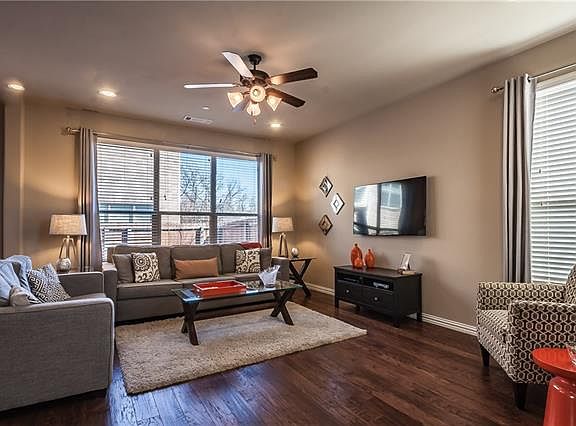 5th image of 1800 Villa Dr
