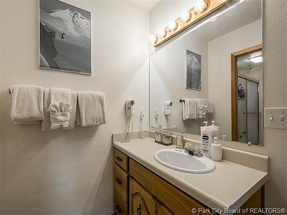 5th image of 1035 Park St #3-C