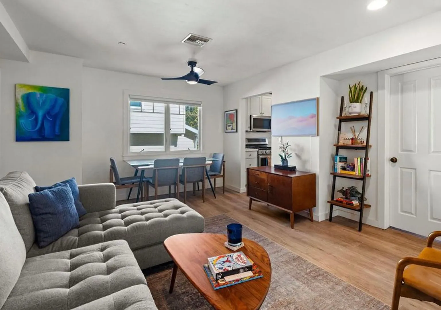 Downtown Santa Barbara 2 Bedroom — Photo 4