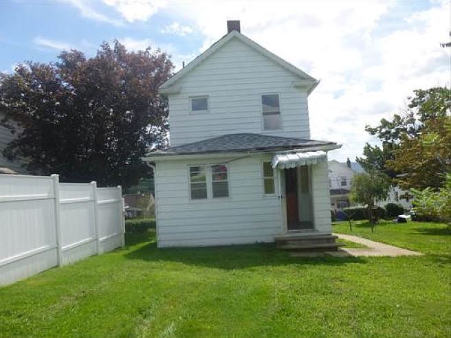 2nd image of 87 3rd St