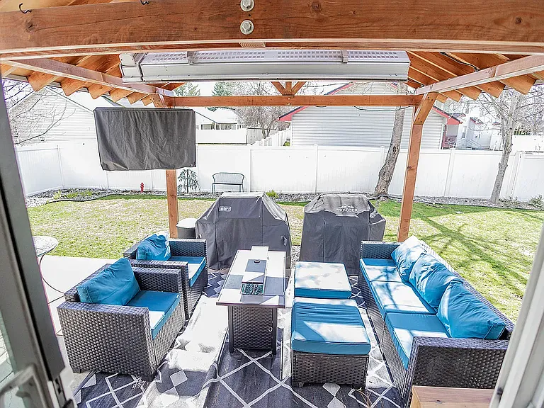 1268 W Bentwood Loop — Photo 105