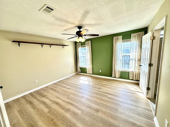 5th image of 2202 Whispering Pines Blvd