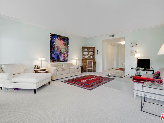 3rd image of 641 Wilcox Ave APT 3E