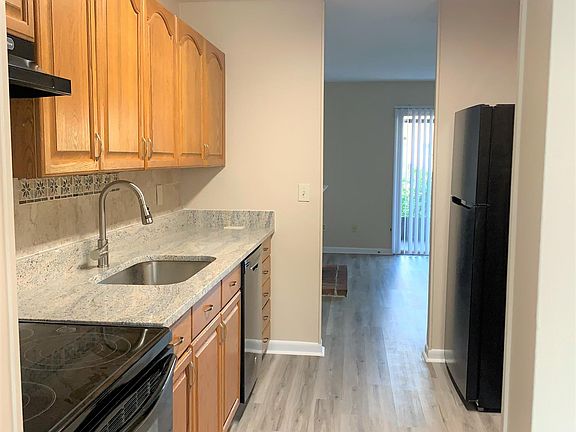 3rd image of 5135 Picadilly Circus Ct #2