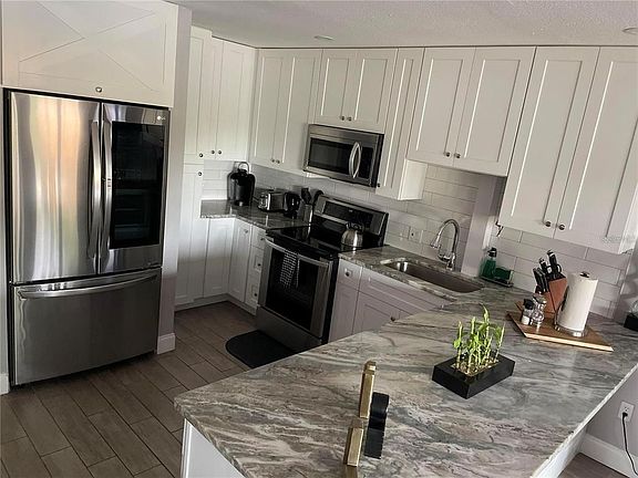 3rd image of 2595 CYPRUS DRIVE #4-217
