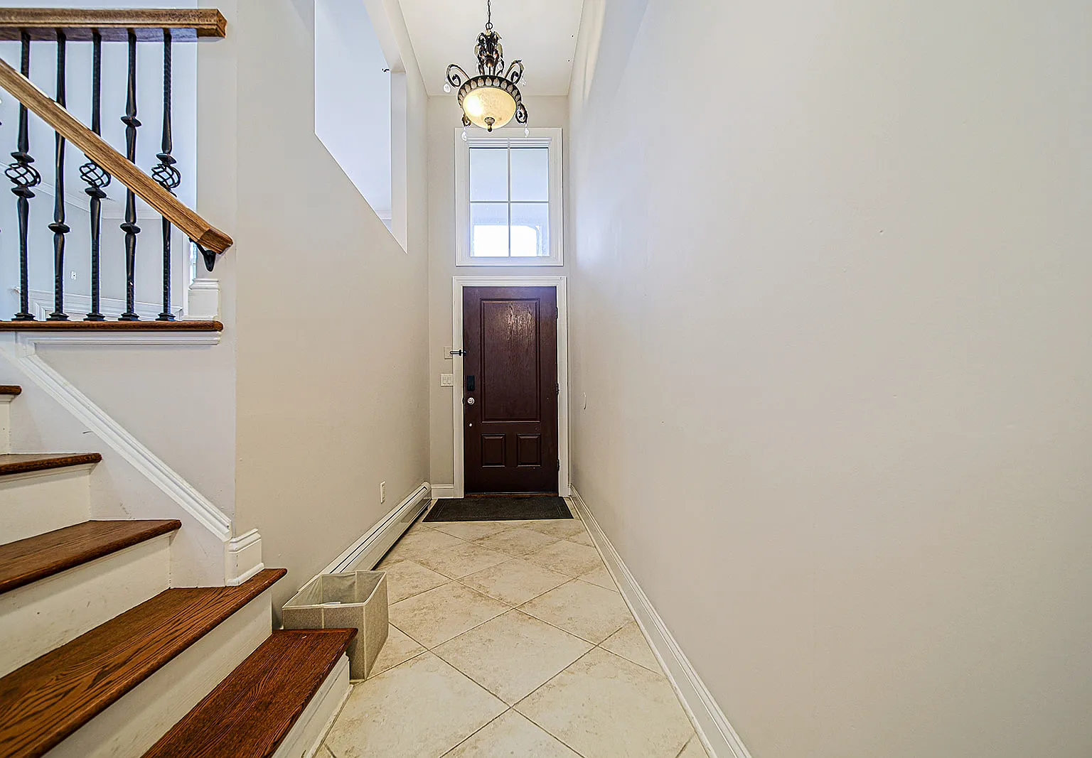 3 bed, 2200 sqft, $4,600 — Photo 2