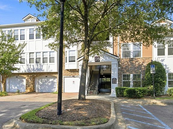 5th image of 2801 Chancellorsville Dr APT 1006