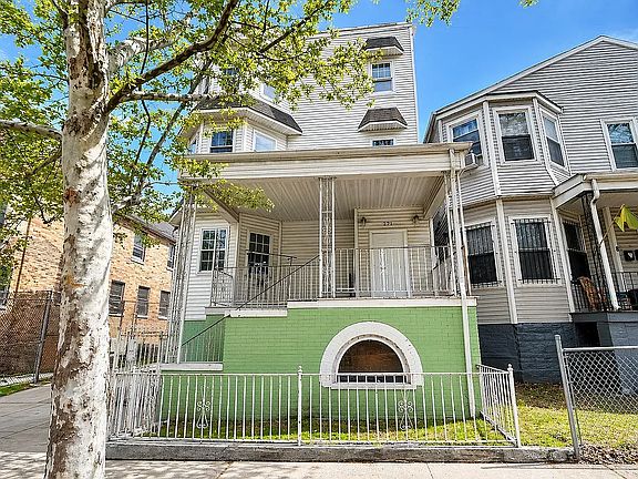 2nd image of 271-273 S 8th St #7c62fdd30