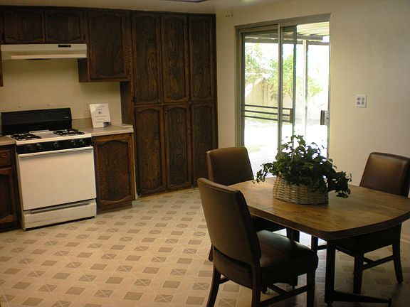 Kitchen and breakfast nook