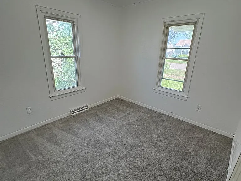 624 Magnolia Pkwy — Photo 9