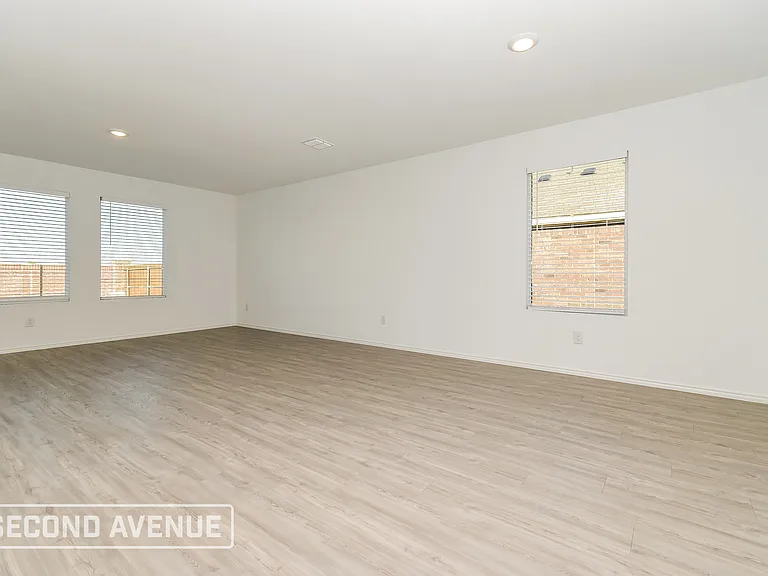 1913 Lotus St — Photo 7