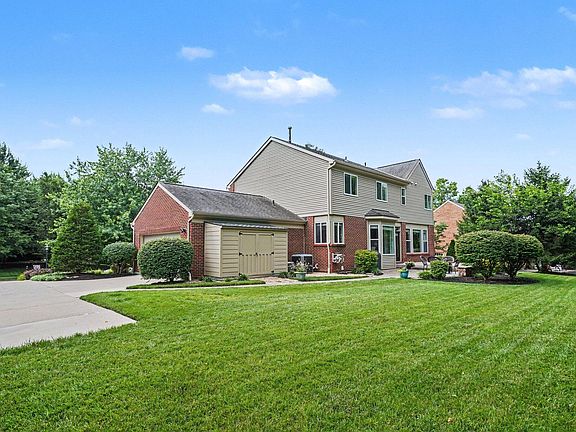 4th image of 1616 Grandview Dr