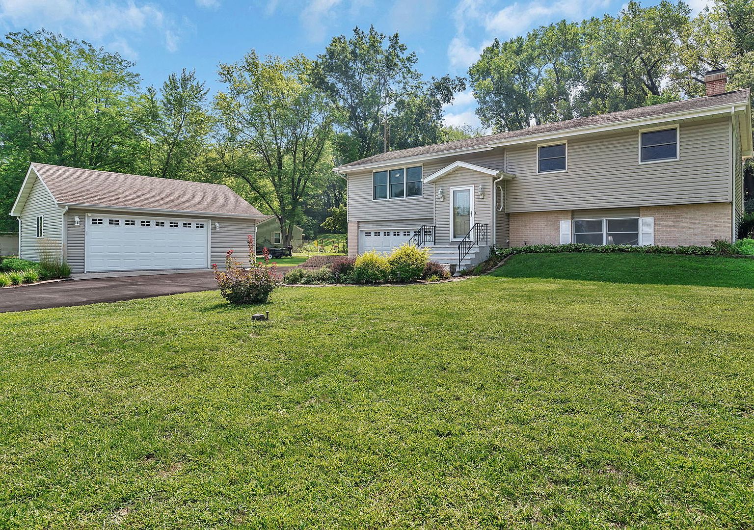 6175 E South Prairie Dr, Morris, IL 60450 | Zillow