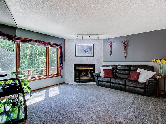 4th image of 8425 Greenwood Dr