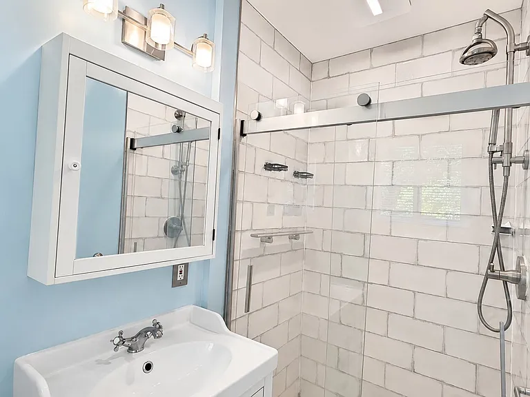 15 - Master bathroom_06092026