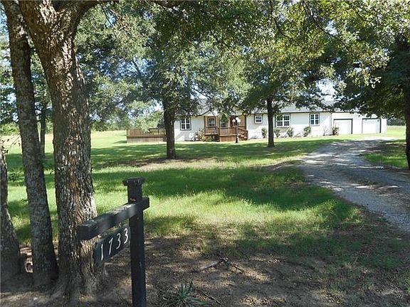 2nd image of 1733 Oak Ln