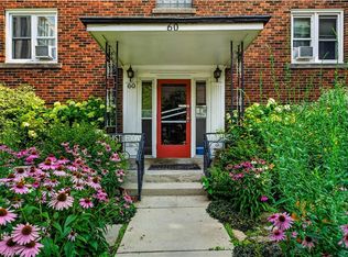 60 Robinson St #104, Hamilton, ON L8P 1Y9