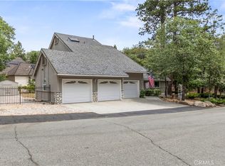28116 Lachen Rd, Lake Arrowhead, CA 92352
