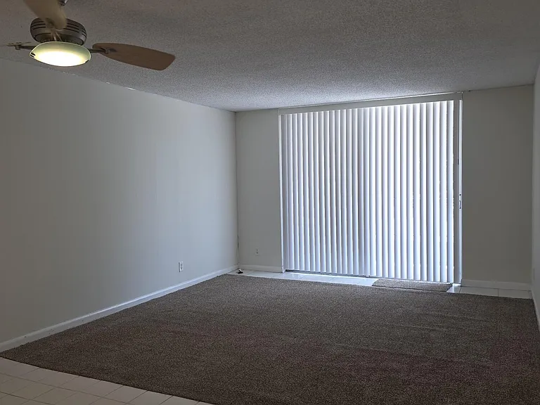 470 Executive Center Dr #2K — Photo 9