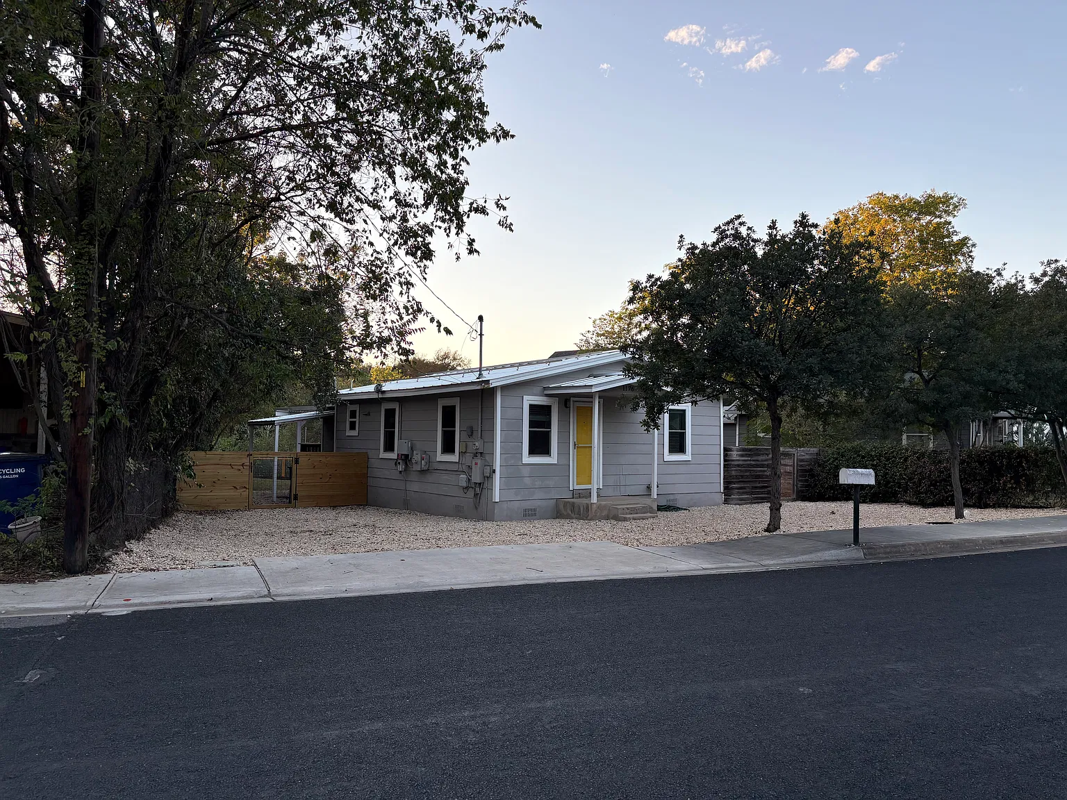 2 bed, 672 sqft, $2,200 — Photo 4