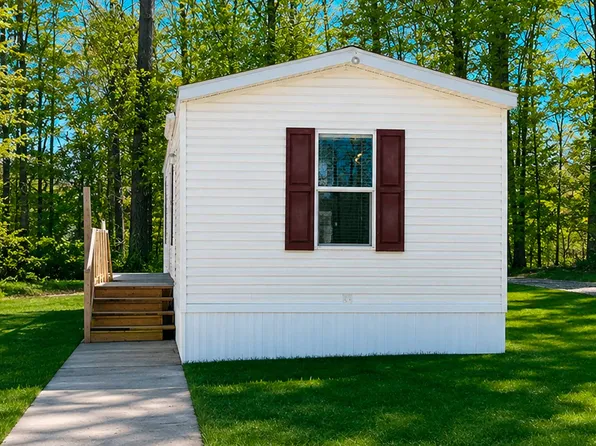 341 Lakeside Dr Lot 10, Delton, MI 49046