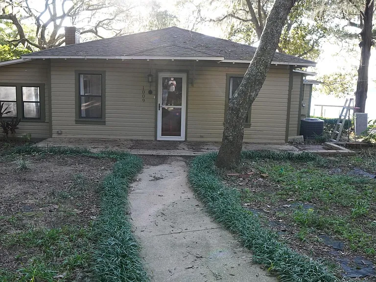 Christy Dr — Photo 1