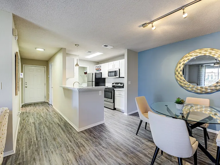 Crestview at Oakleigh Apartments — Photo 6