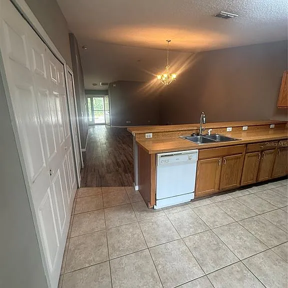 49 Providence Ln #B — Photo 7