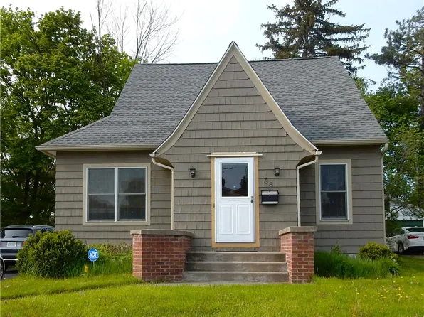 38 Redfern Dr, Rochester, NY 14620