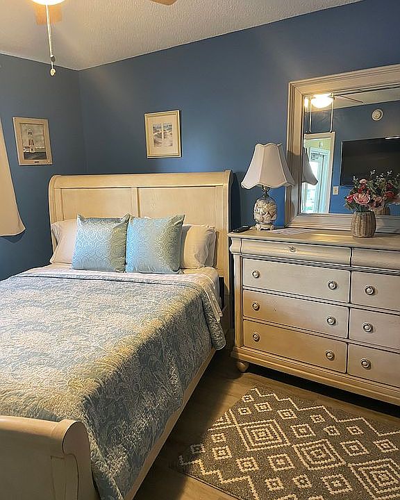 2nd image of 211 Double Eagle Dr