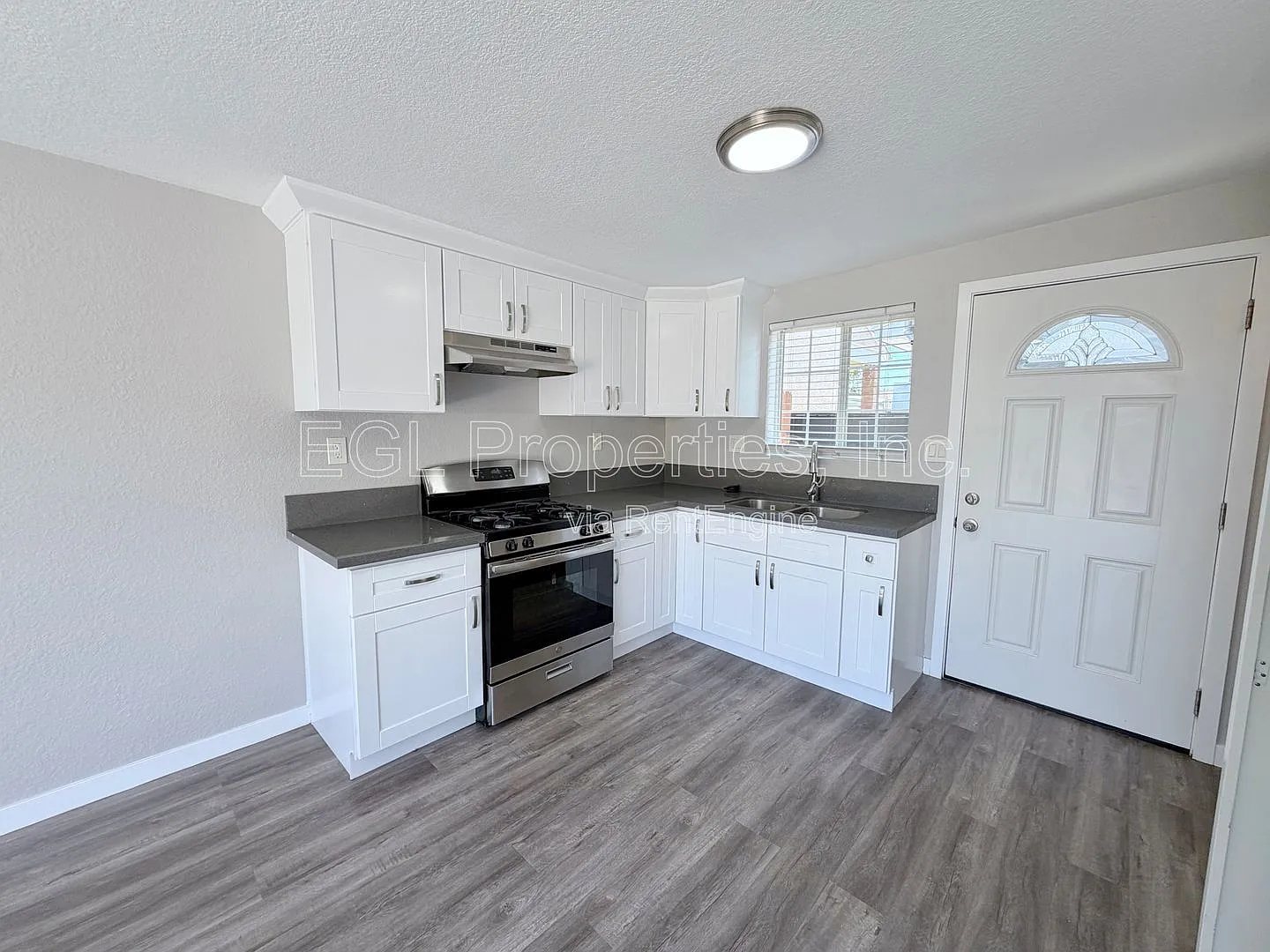 1 bed, 1.0 bath, 700 sqft, $2,000 — Photo 4