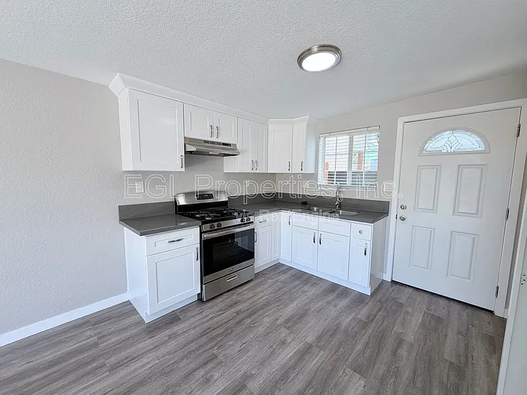 13226 Stanford Ave — Photo 4