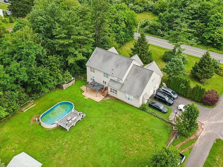 211 Tollgate Rd — Photo 35