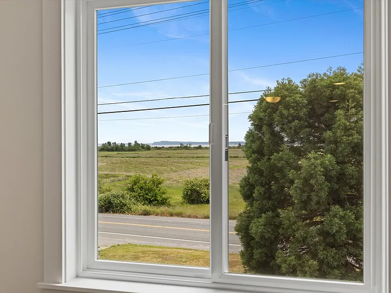 Beautiful Mount Rainier views on a clear day.