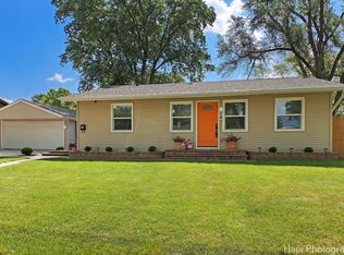 414 Cedar Cir, Streamwood, IL 60107