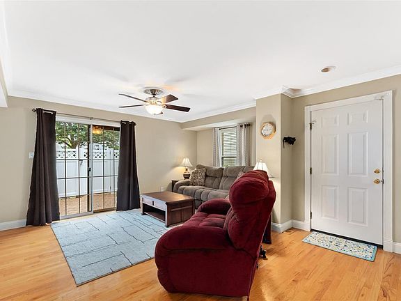 4th image of 3171 Carrsville Ct