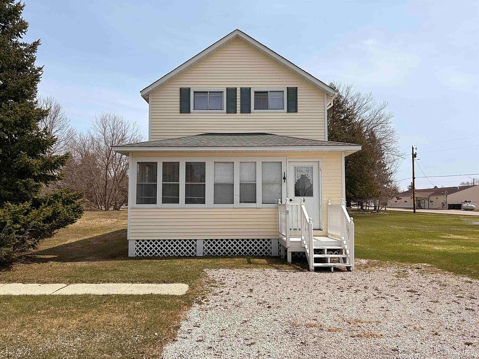 1st image of 8172 River Gg St