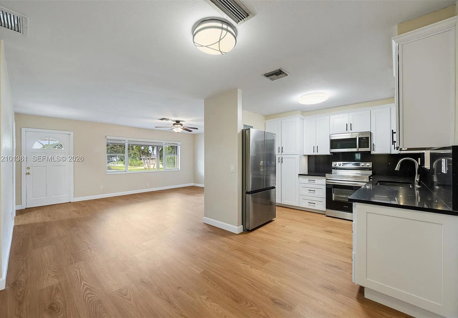 Coral Manor First Add — Photo 1