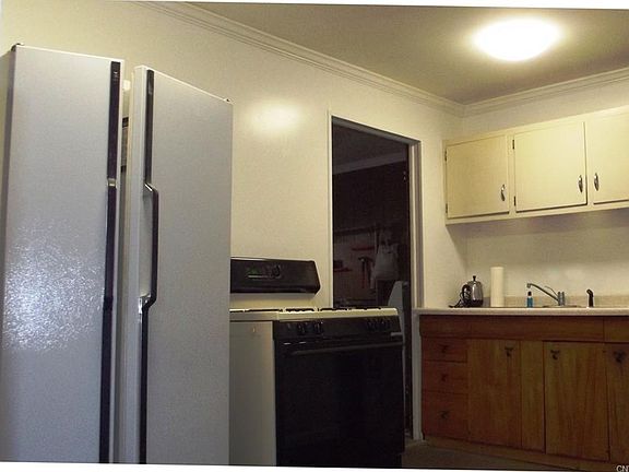 2nd image of 105 Kennedy St