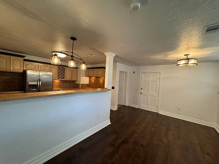 715 E Plymouth Ave — Photo 6