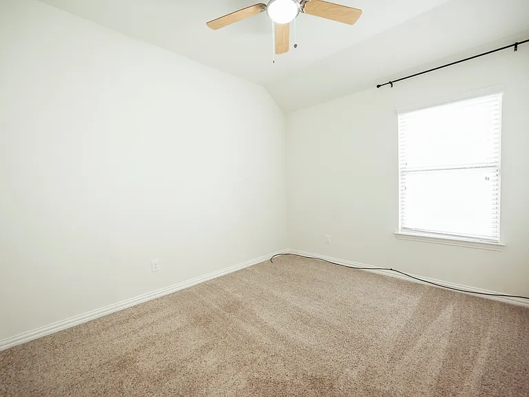 816 Blackhawk Dr — Photo 12