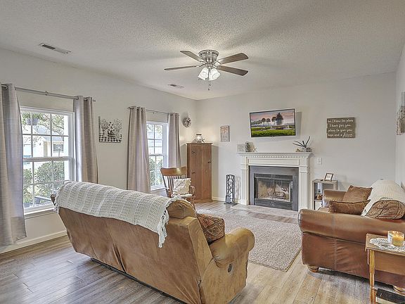 5th image of 107 Cassels Ln
