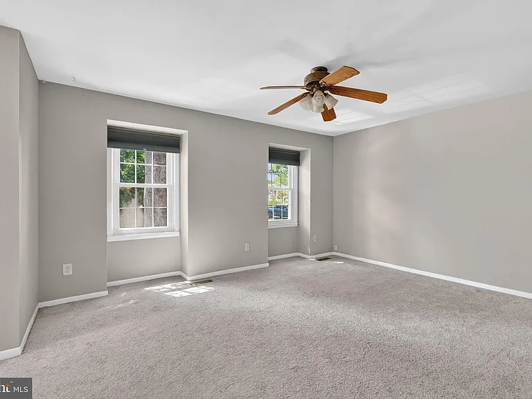 9821 Owens Ct — Photo 20